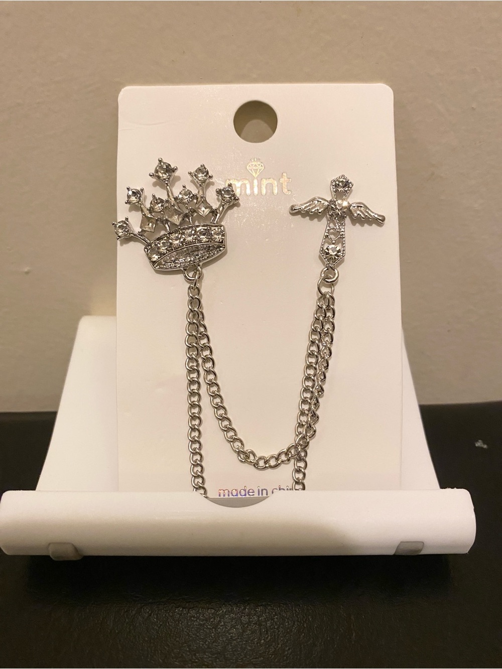 Mint Silver-Tone Crown and Wing Chain Brooch Set